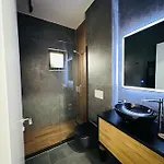 Santa Quaranta 2 *