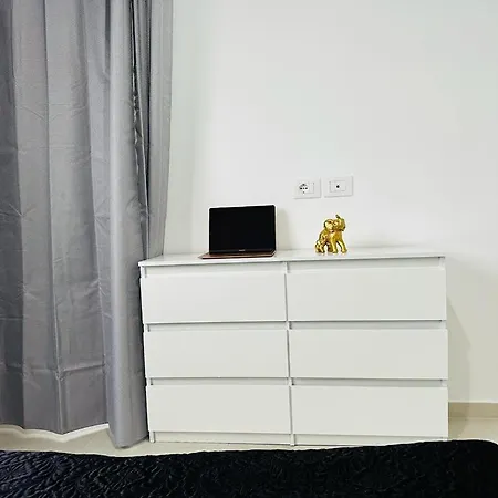 Santa Quaranta 2 *
